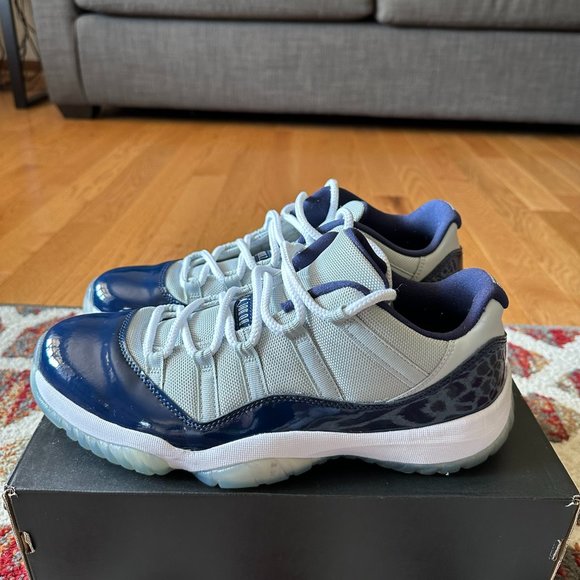 Men\'s Jordan 11 Lows, Georgetown, Size 11.5, VERY GOOD SHAPE BARELY WORN main image 6